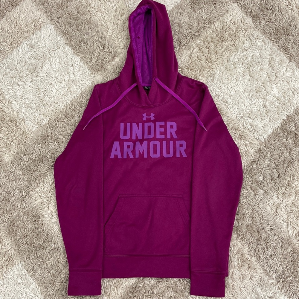 Under Armour pullover hoodie, In excellent used condition